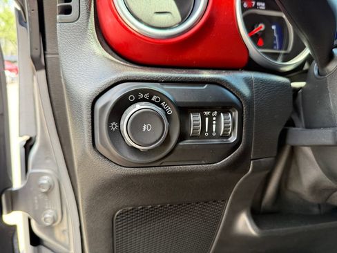 Used 2021 Jeep Wrangler Unlimited Rubicon AWD/4WD image 19