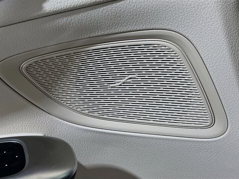 Used 2025 Mercedes-Benz C 300 Sedan image 14