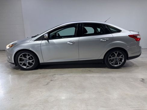 Used 2014 Ford Focus SE w/ Equipment Group 201A FWD image 4