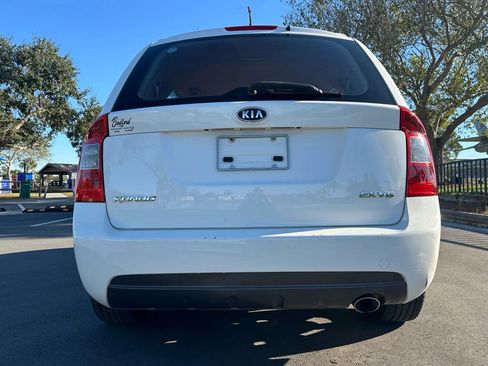 Used 2007 Kia Rondo EX w/ Premium Pkg image 10