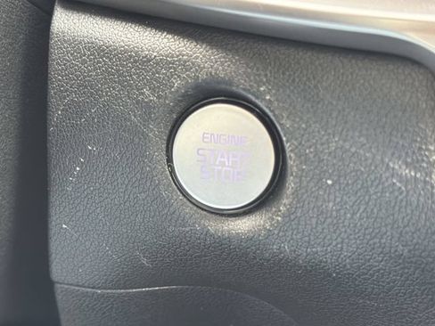 Used 2024 Kia Sorento S FWD image 12