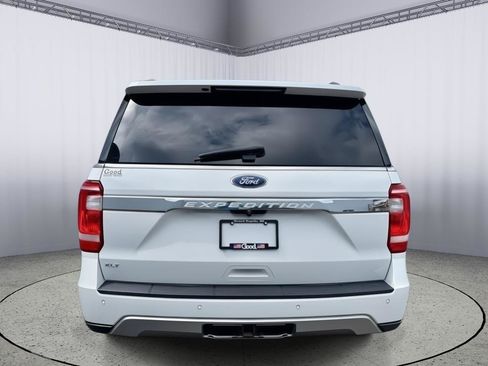 Used 2018 Ford Expedition XLT w/ Equipment Group 202A AWD/4WD image 21