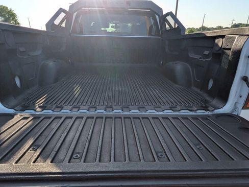Used 2017 Chevrolet Silverado 1500 Custom w/ LPO, Street Package RWD image 9
