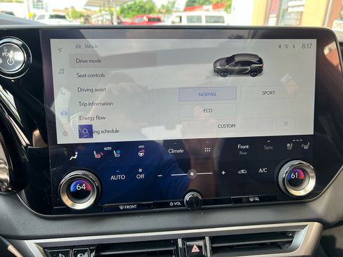 Used 2024 Lexus RX 450h AWD w/ Luxury Package image 17