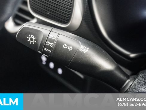 Used 2025 Kia Soul LX w/ LX Technology Package FWD image 24