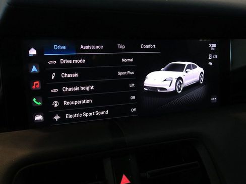 Used 2022 Porsche Taycan image 30