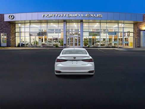 Certified 2025 Lexus ES 300h w/ Premium Package image 22