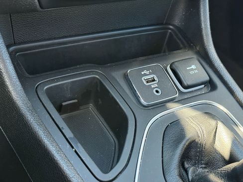 Used 2021 Jeep Cherokee Latitude image 21