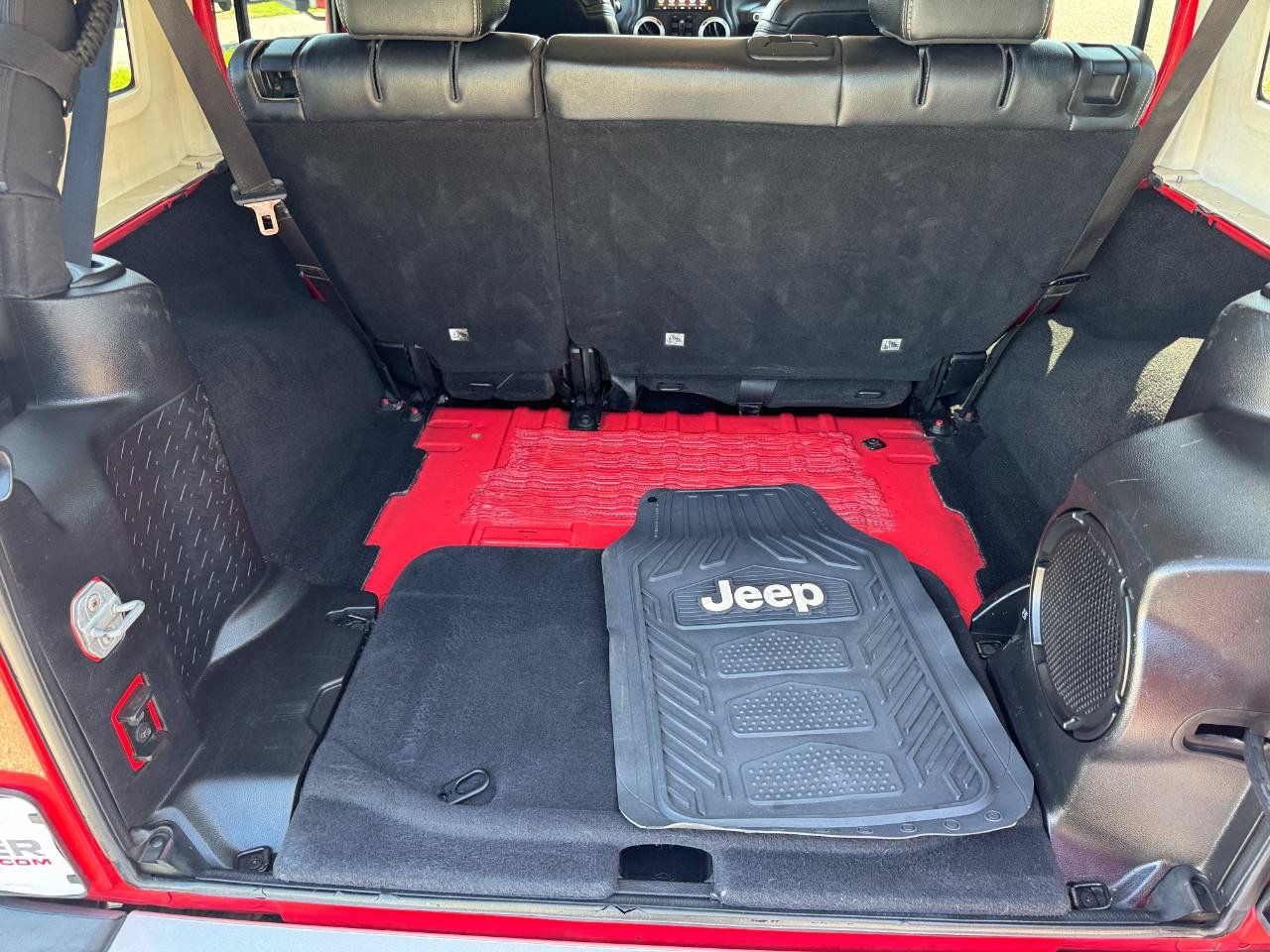 Used 2013 Jeep Wrangler Unlimited Sahara w/ Connectivity Group AWD/4WD image 22