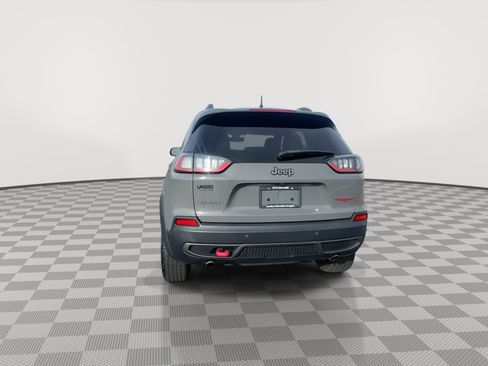 Used 2019 Jeep Cherokee Trailhawk w/ Cold Weather Group image 7