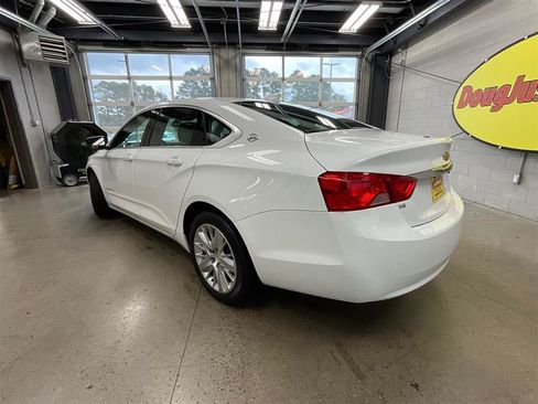 Used 2018 Chevrolet Impala LS FWD image 3