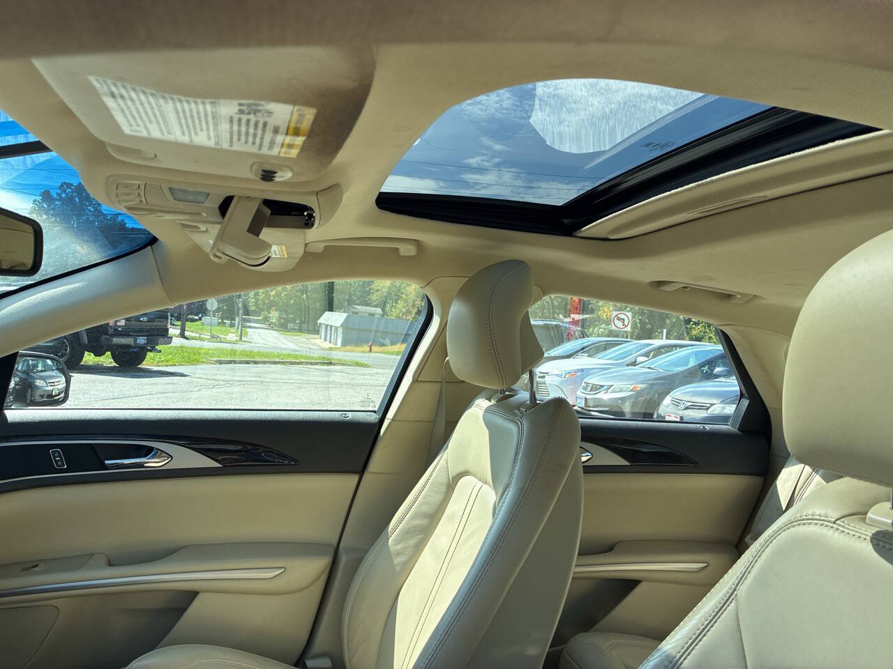 Used 2013 Lincoln MKZ FWD image 8