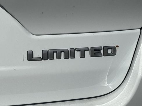 New 2025 Jeep Grand Cherokee Limited image 10