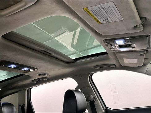 Used 2022 Kia Telluride SX w/ SX Prestige Package image 28