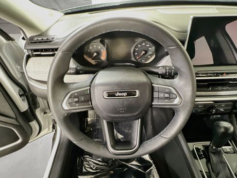 Used 2022 Jeep Compass Latitude AWD/4WD image 11