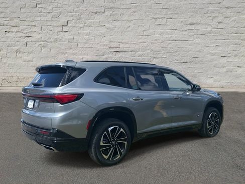 Used 2025 Buick Enclave Sport Touring image 5