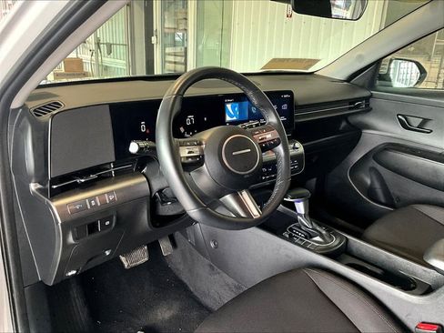Used 2025 Hyundai Kona SEL image 8