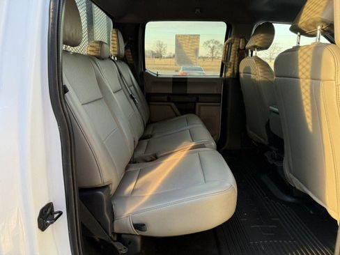 Used 2022 Ford F550 4x4 Crew Cab Super Duty w/ Power Equipment Group image 26