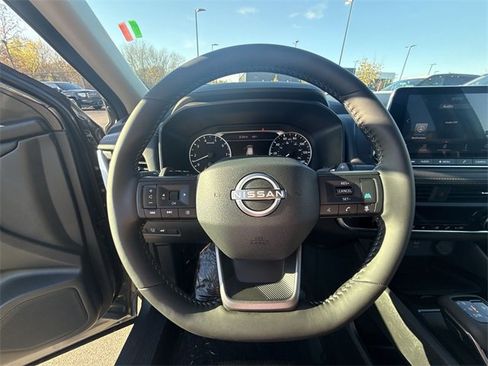 Certified 2025 Nissan Rogue SV image 14