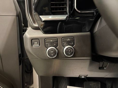 Used 2025 GMC Sierra 3500 SLE w/ SLE Value Package AWD/4WD image 16