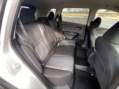 Used 2022 Nissan Rogue SV image 16