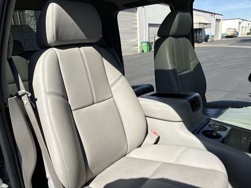 Used 2008 Chevrolet Silverado 1500 LTZ w/ Suspension Package, Off-Road image 37