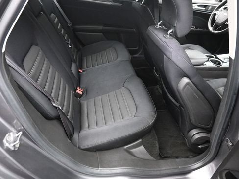 Used 2013 Ford Fusion SE FWD image 10