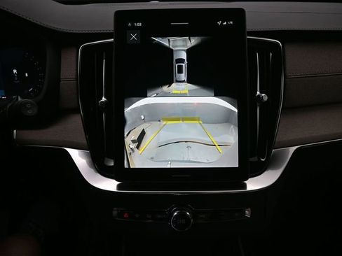 New 2026 Volvo XC90 B6 Plus w/ Protection Package Premier image 12