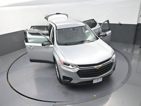 Used 2020 Chevrolet Traverse LS AWD/4WD image 30