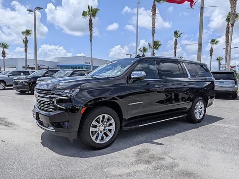 Certified 2024 Chevrolet Suburban Premier AWD/4WD image 7