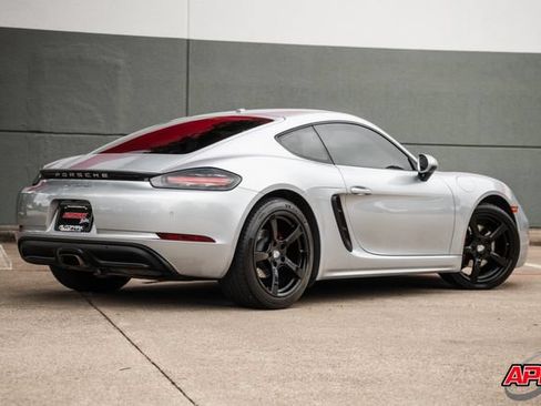 Used 2017 Porsche 718 Cayman RWD image 46