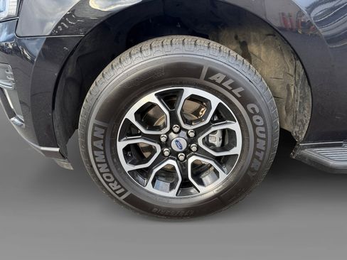 Used 2024 Ford Expedition XLT image 9