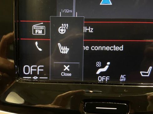 Used 2020 Volvo S60 T6 Momentum image 21