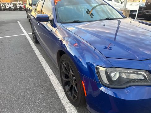 Used 2019 Chrysler 300 S image 3