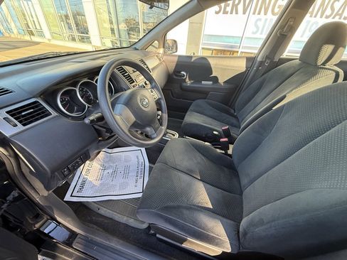 Used 2011 Nissan Versa 1.8 S w/ Plus Pkg image 5