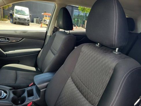 Certified 2020 Nissan Rogue SV FWD image 18