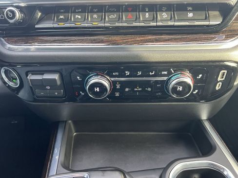 Certified 2023 GMC Sierra 1500 Elevation w/ Elevation Premium Package image 11