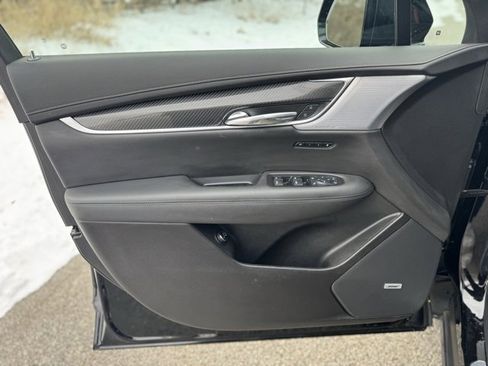 Used 2024 Cadillac XT6 Sport w/ Technology Package image 12