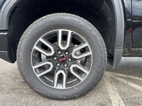 New 2026 GMC Sierra 1500 AT4 w/ AT4 Premium Package AWD/4WD image 3