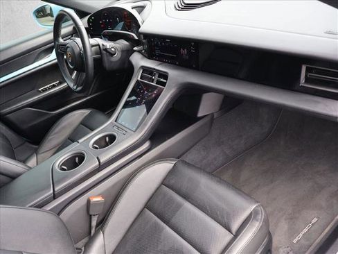 Used 2020 Porsche Taycan 4S AWD/4WD image 30