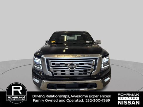 Used 2020 Nissan Titan Platinum Reserve w/ Moonroof Package AWD/4WD image 10