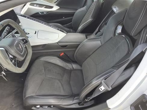 Used 2021 Chevrolet Corvette Stingray Premium Conv w/ Z51 Performance Package RWD image 6