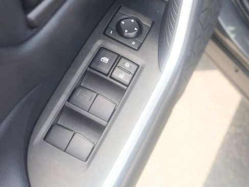 Used 2025 Toyota RAV4 LE AWD/4WD image 13
