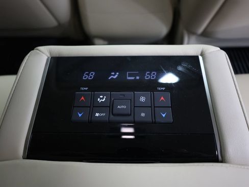 Used 2018 Lexus LX 570 4WD image 25
