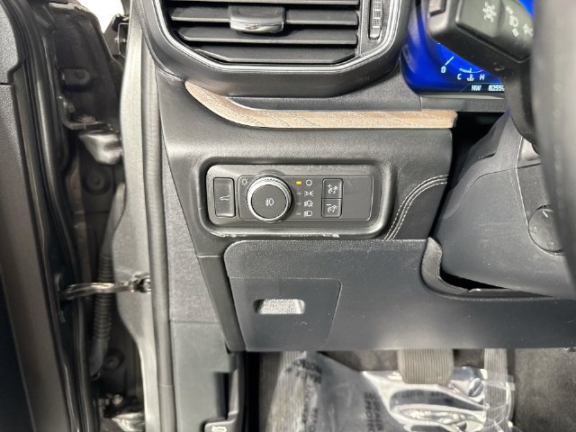 Used 2020 Ford Explorer Platinum w/ Premium Technology Package AWD/4WD image 14