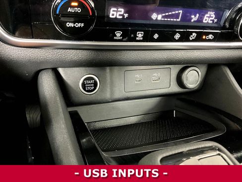 Used 2021 Nissan Rogue SV AWD/4WD image 16