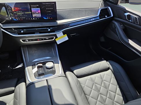 New 2026 BMW X5 xDrive40i w/ Climate Comfort Package image 18