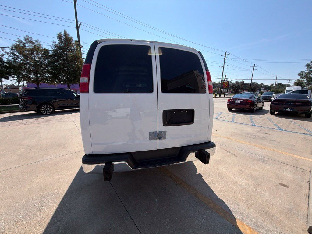 Used 2019 Chevrolet Express 2500 w/ Driver Convenience Package RWD image 13