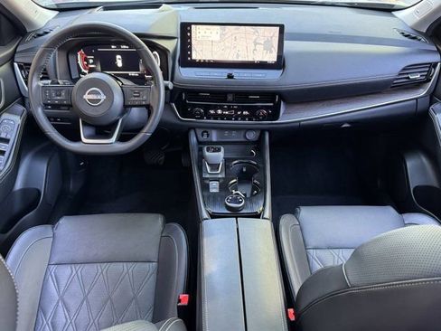 Used 2024 Nissan Rogue Platinum w/ Platinum Premium Package AWD/4WD image 16