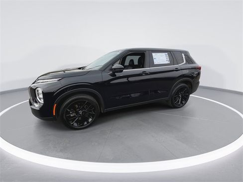 Used 2023 Mitsubishi Outlander SEL image 4